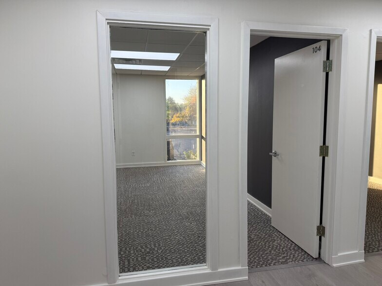 More Photos Of 20 Office Park Way, Pittsford Office For Lease