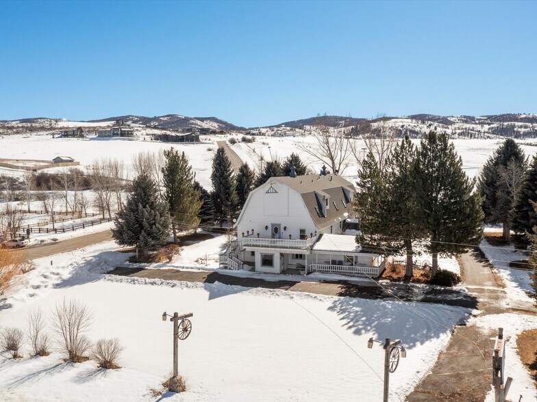 More Photos Of 900 S Highway 39, Huntsville Restaurant For Sale