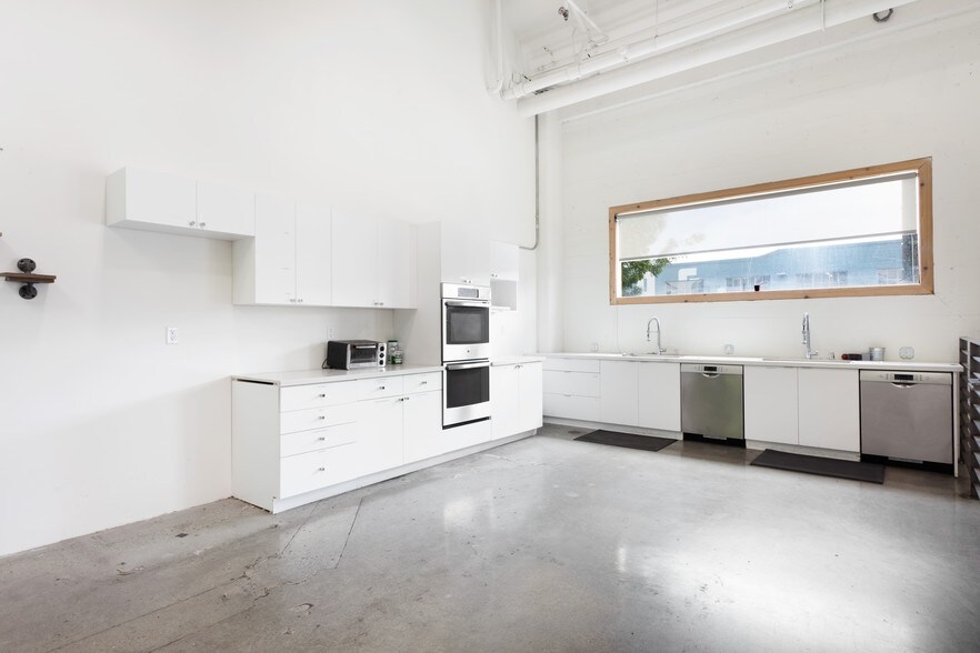 More Photos Of 290 De Haro St, San Francisco Office For Lease