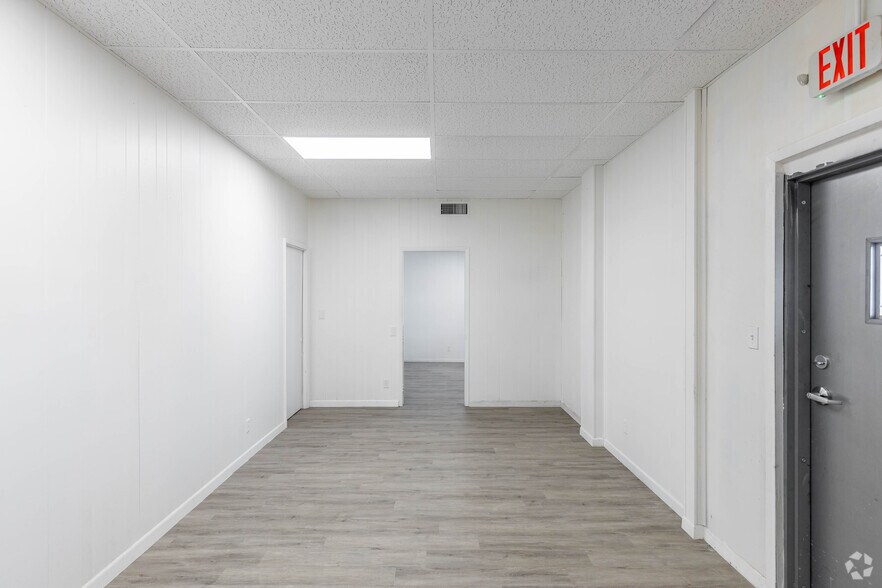 More Photos Of 4120-4132 NW 10th Ave, Fort Lauderdale Warehouse For Lease