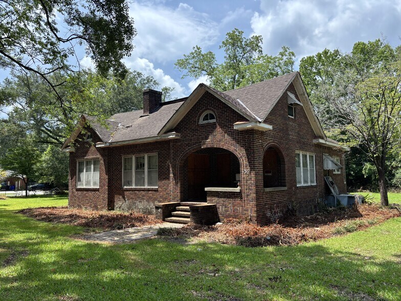 Primary Photo Of 1332 Ashley River Rd, Charleston Specialty For Sale