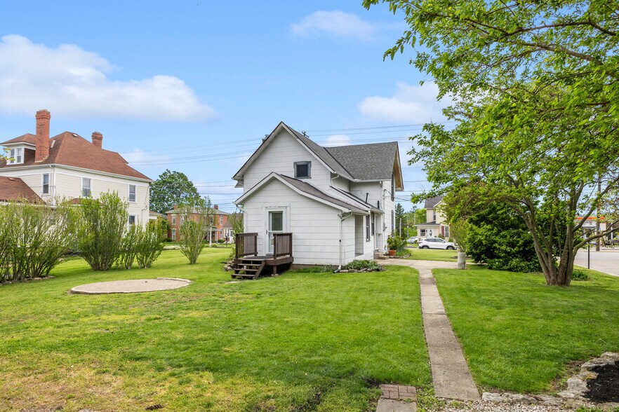 More Photos Of 4103 Broadway, Grove City Freestanding For Sale