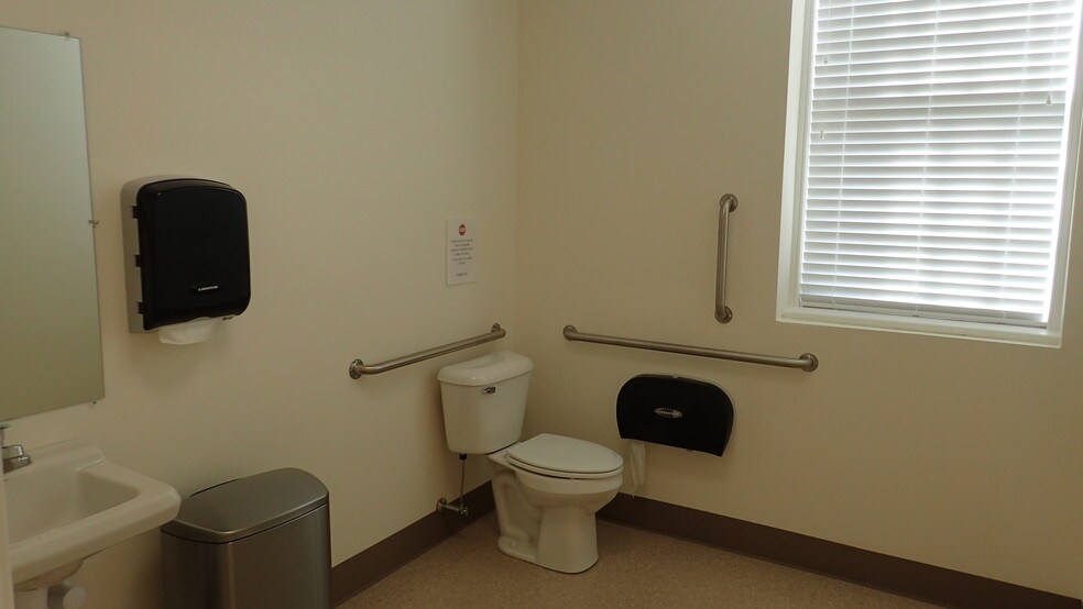 More Photos Of 1733 Washington Blvd, Easton Office For Sale