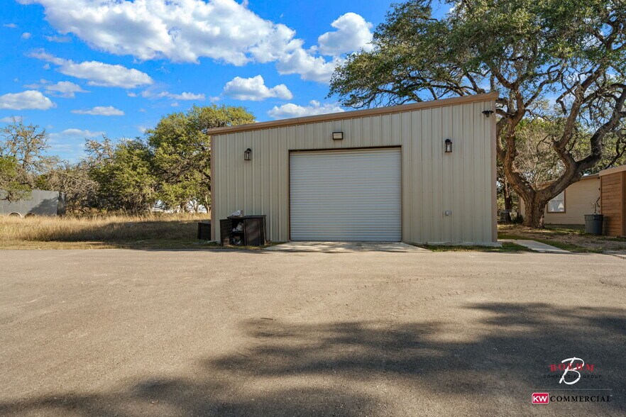 More Photos Of 39 Scenic Loop Rd, Boerne Office Residential For Lease