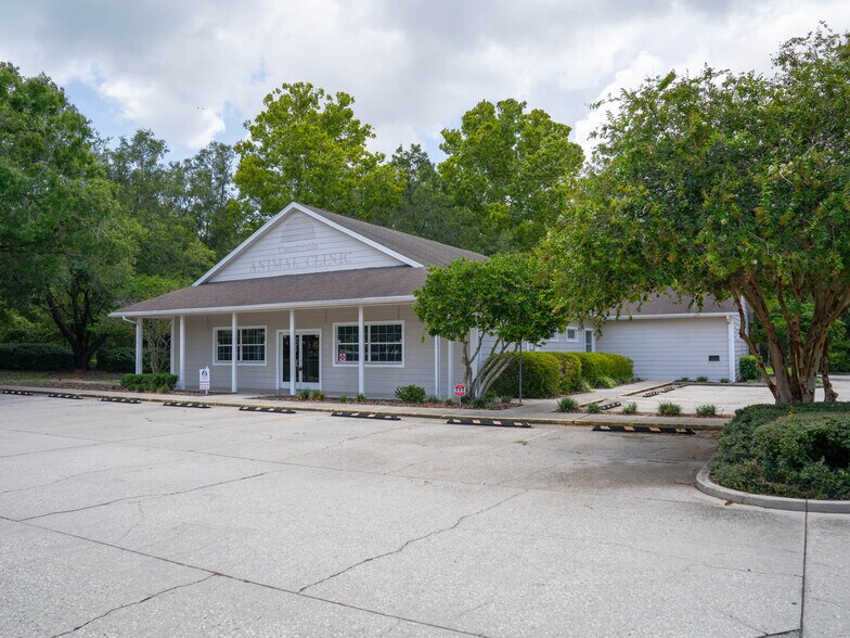 More Photos Of 3628 N Lecanto Hwy, Beverly Hills Veterinarian Kennel For Sale