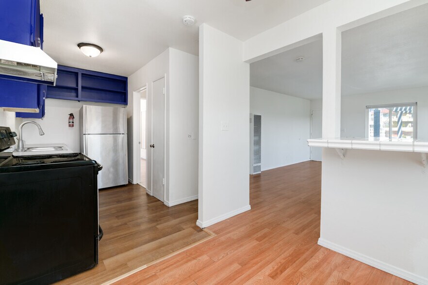 More Photos Of 615-617 Truly Terrace, Vista Apartments For Sale