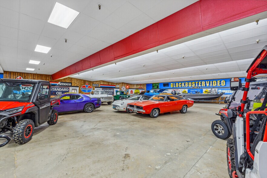 More Photos Of 417 24th St SW, Jamestown General Retail For Sale