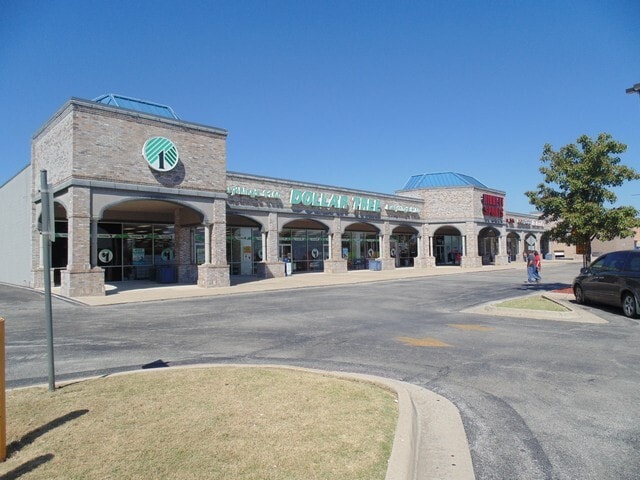 More Photos Of 1907-1911 W Parker Rd, Jonesboro General Retail For Lease
