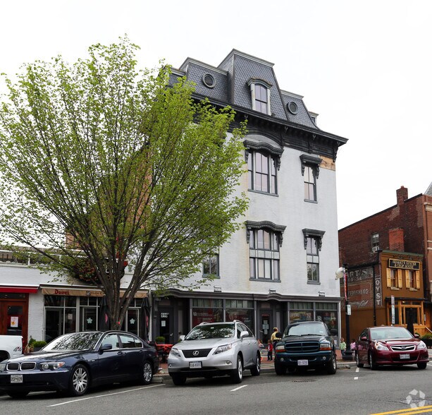 More Photos Of 516 8th St SE, Washington Storefront For Sale