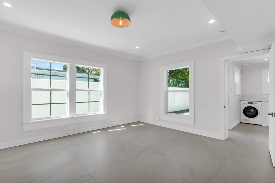 More Photos Of 563 NE 67th St, Miami Medical For Lease