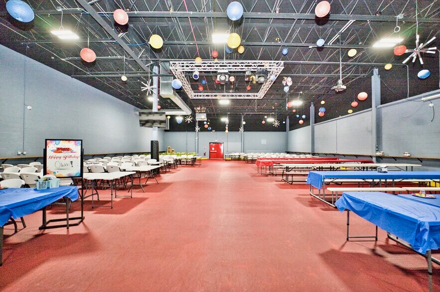 More Photos Of 7777-7847 N Caldwell Ave, Niles Manufacturing For Sale