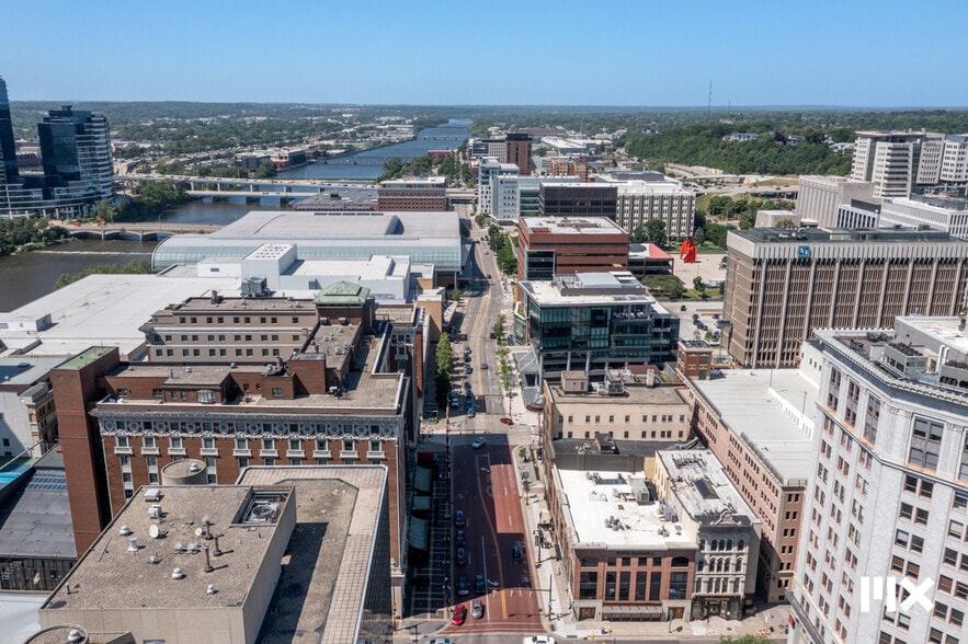 More Photos Of 139 Pearl St NW, Grand Rapids Multifamily For Sale