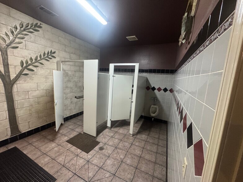 More Photos Of 18680-18690 Highway 88, Lockeford General Retail For Lease