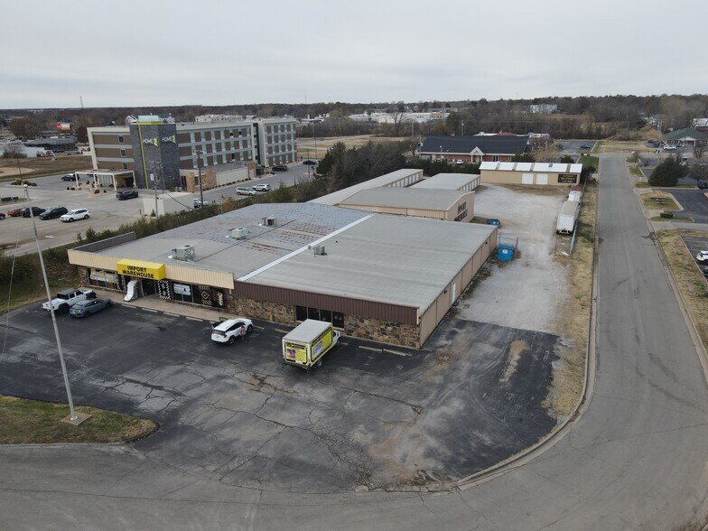 Primary Photo Of 2920 S Range Line Rd, Joplin General Retail For Sale