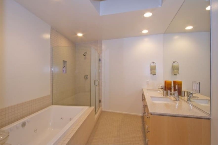 More Photos Of 2100 Abbot Kinney Blvd, Venice Office For Lease