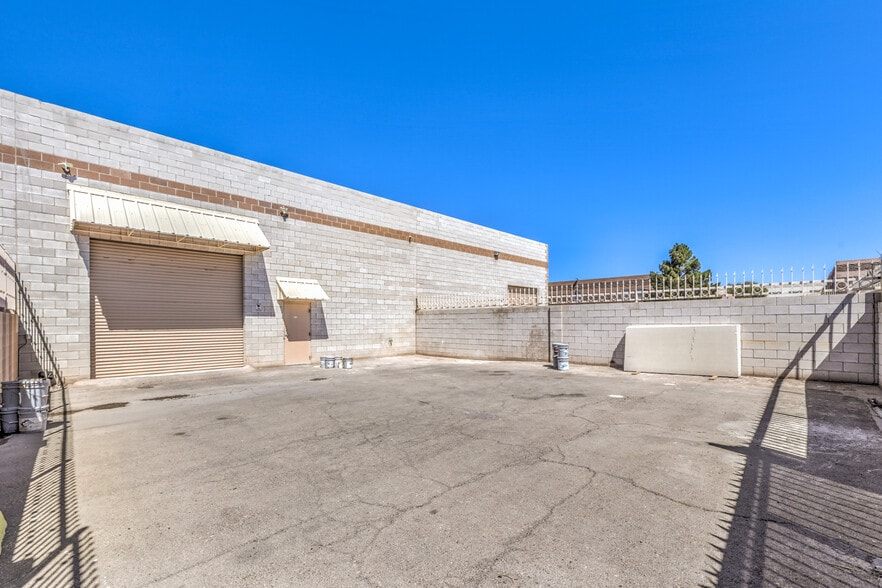 More Photos Of 2984 Marco St, Las Vegas Light Manufacturing For Sale