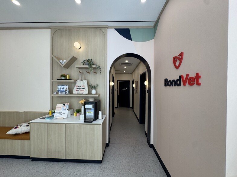 More Photos Of 2871-2879 Broadway, New York Office For Lease