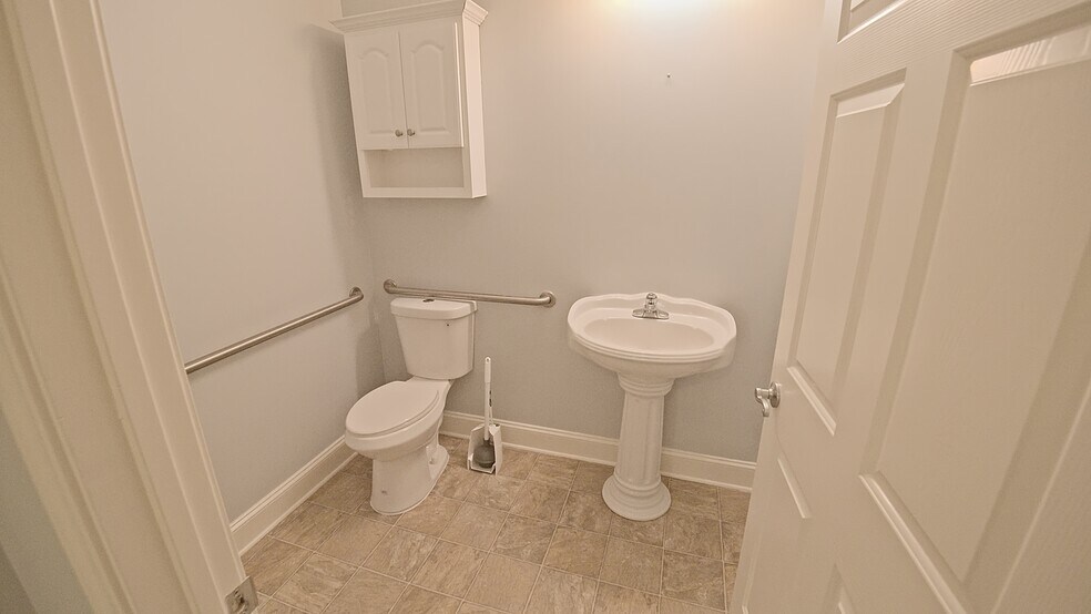 More Photos Of 239-243 River Park North Dr, Woodstock Medical For Sale