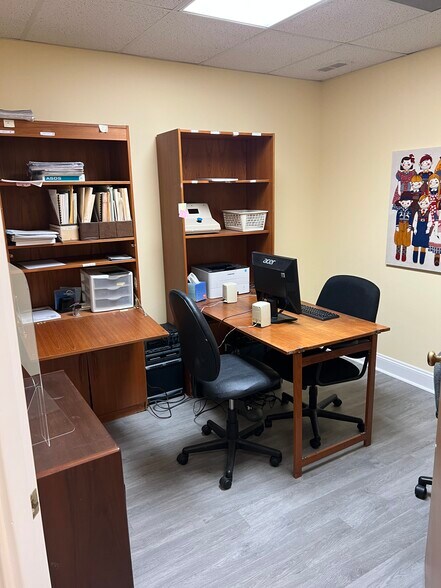 More Photos Of 3580 Habersham At Northlake, Tucker Medical For Sale