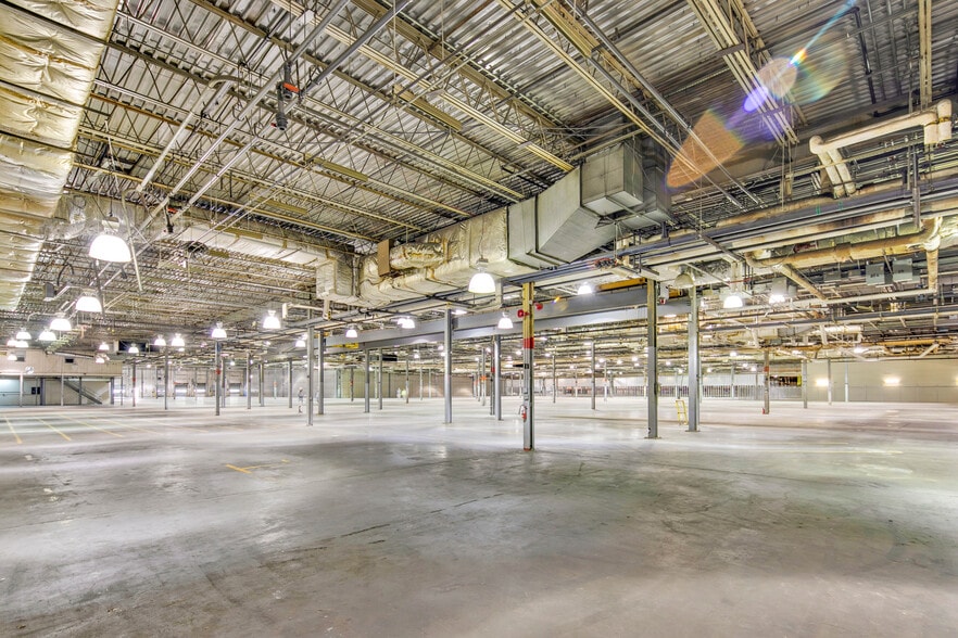 More Photos Of 3036 Gillespie St, Fayetteville Manufacturing For Lease