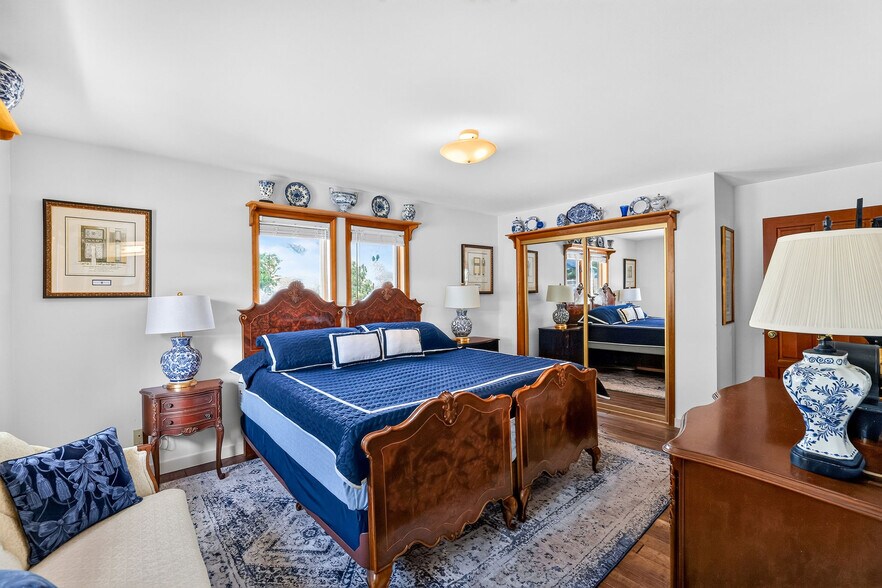 More Photos Of 420-422 Main Street St, Riggins Specialty For Sale