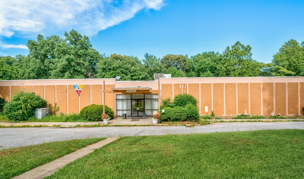 Primary Photo Of 10 Pythian Dr, Edgewater Lodge Meeting Hall For Sale