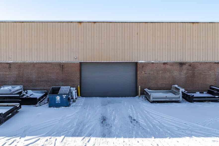 More Photos Of 1700 W Cortland Ct, Addison Warehouse For Sale