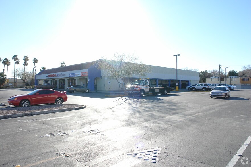 Primary Photo Of 637 E Sahara Ave, Las Vegas Freestanding For Lease