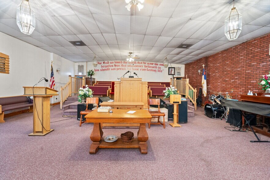 More Photos Of 632 N Albany Ave, Chicago Religious Facility For Sale