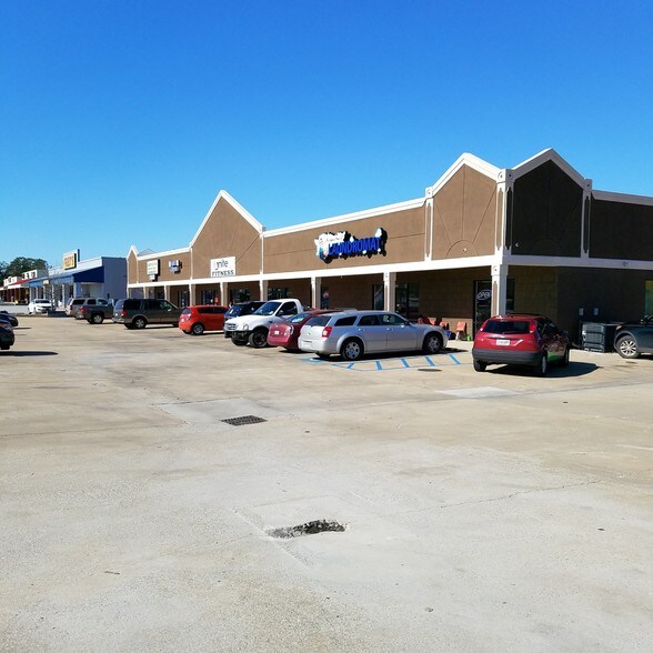 More Photos Of 3916 US-80, Phenix City Storefront Retail Office For Lease
