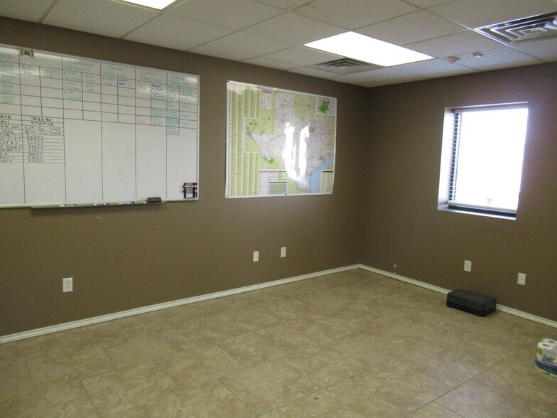 More Photos Of 3007 North CR-1108, Midland Industrial For Lease