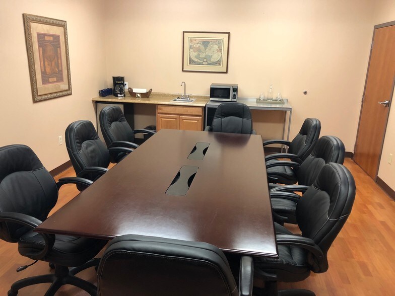 More Photos Of 2700 Westhall Ln, Maitland Office For Lease