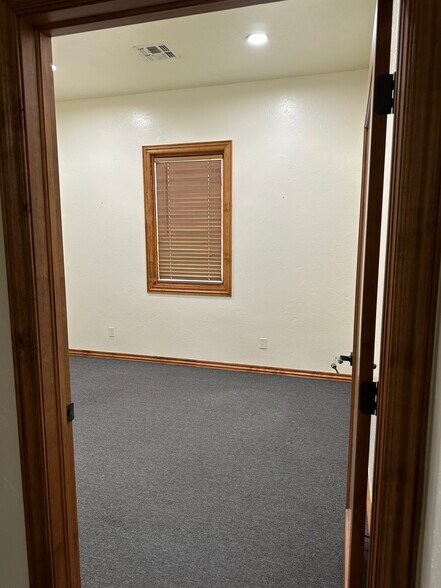 More Photos Of 2236 NW 164th St, Edmond Office For Lease
