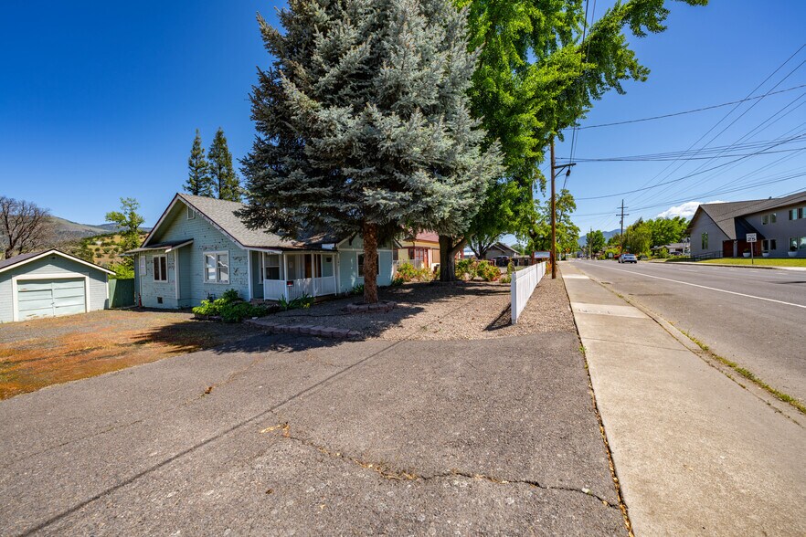 More Photos Of 143 S Main St, Phoenix Office For Sale