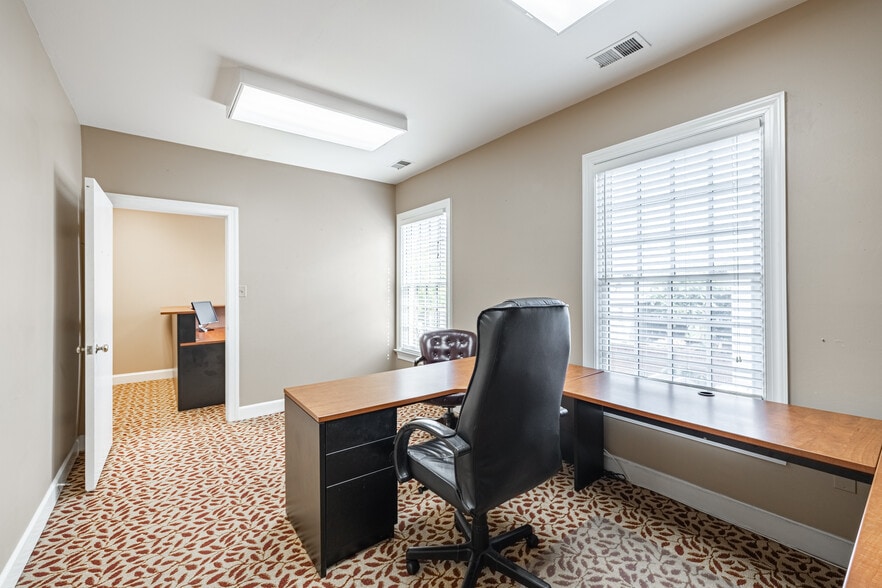 More Photos Of 223-225 N Washington St, Alexandria Office For Lease