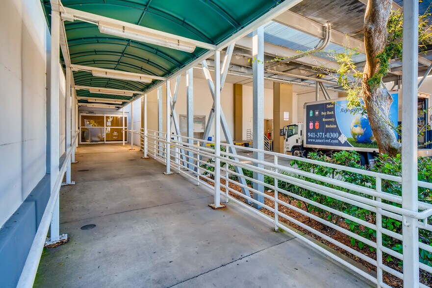 More Photos Of 1921 Waldemere St, Sarasota Medical For Lease