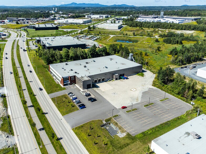 More Photos Of 4615 Boul De Portland, Sherbrooke Industrial For Lease