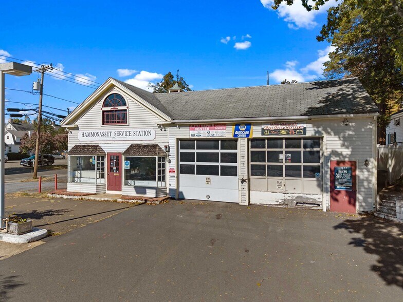 More Photos Of 905 Boston Post Rd, Madison Flex For Sale