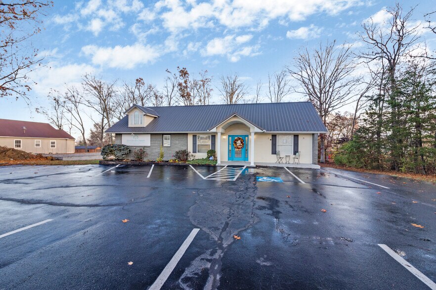 More Photos Of 129 Walker Hill, Crossville Freestanding For Sale