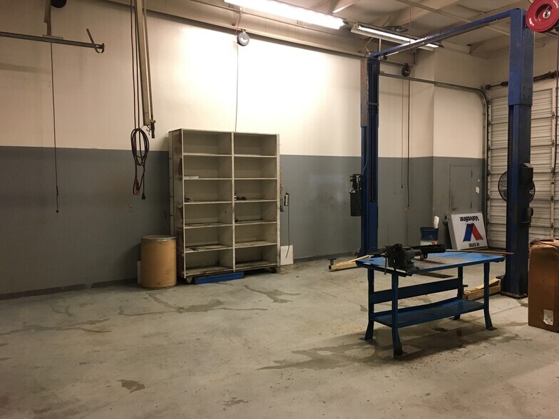 More Photos Of 2117 Shorter Ave SW, Rome Auto Repair For Sale