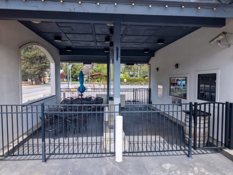More Photos Of 300 US Highway 2, Leavenworth Bank For Sale