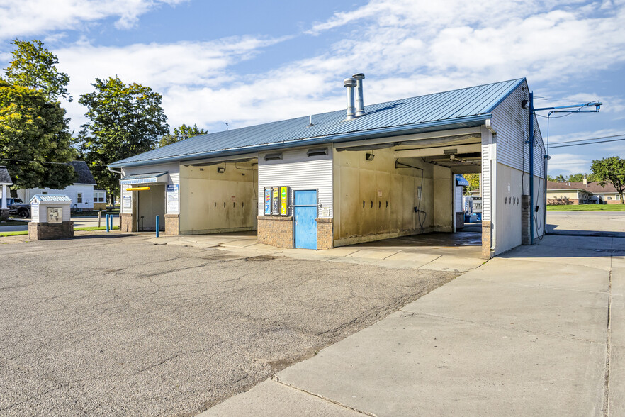 Primary Photo Of 353 Main St, Onsted General Retail For Sale