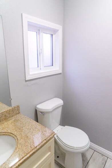 More Photos Of 2506 E 6th St, Long Beach Multifamily For Sale