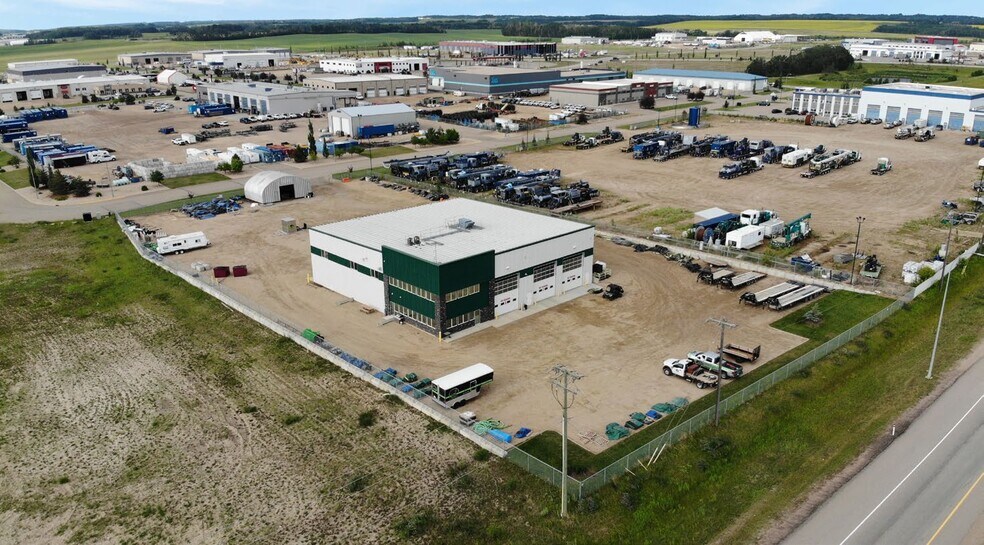 More Photos Of 41 Queensgate Cres, Blackfalds Manufacturing For Lease