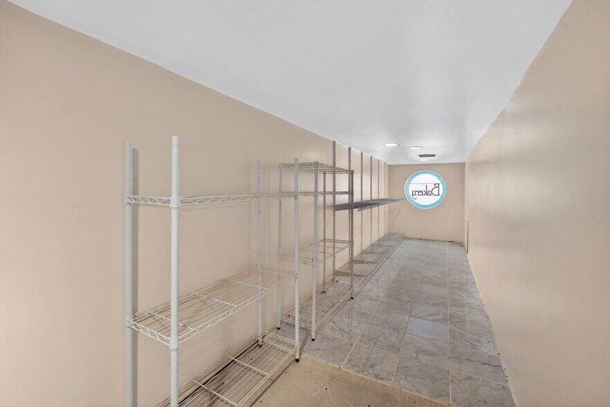 More Photos Of 197 E Church St, Deland Restaurant For Sale