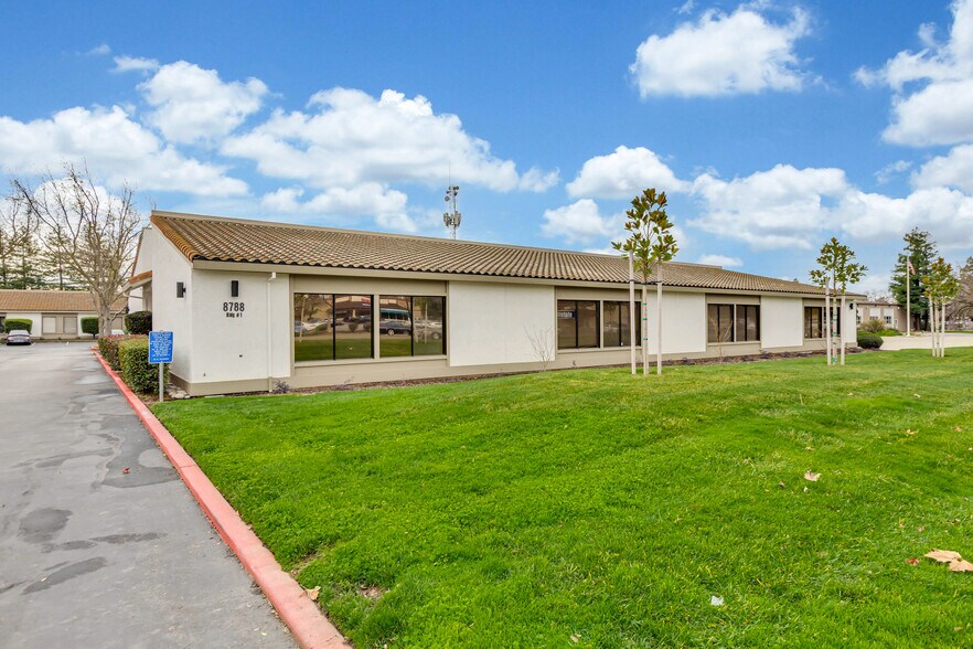 More Photos Of 8788 Elk Grove Blvd, Elk Grove Unknown For Lease