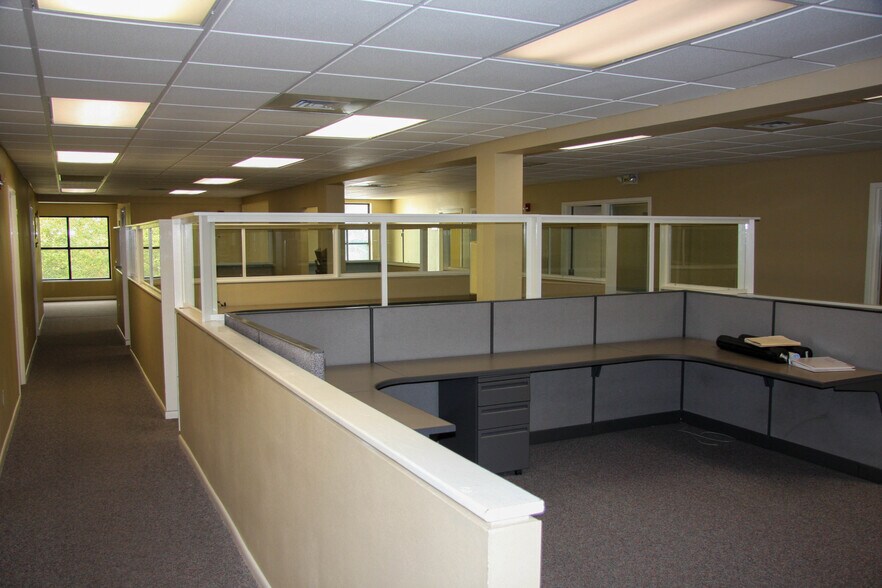 More Photos Of 1301 Government St, Pensacola Flex For Sale