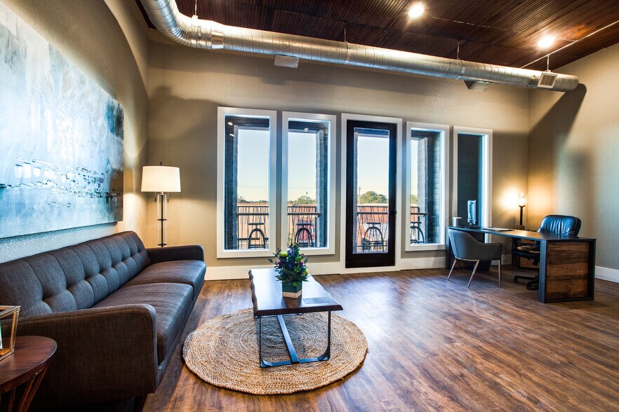 More Photos Of 1024 Halsell St, Bridgeport Storefront Retail Office For Sale