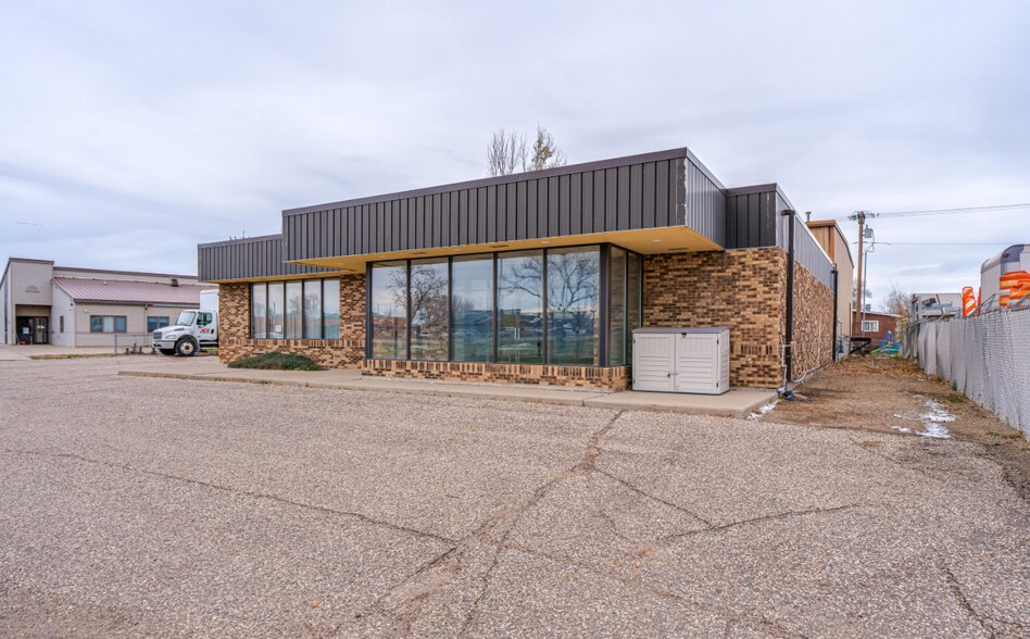 More Photos Of 1100 Basin Ave, Bismarck Flex For Sale