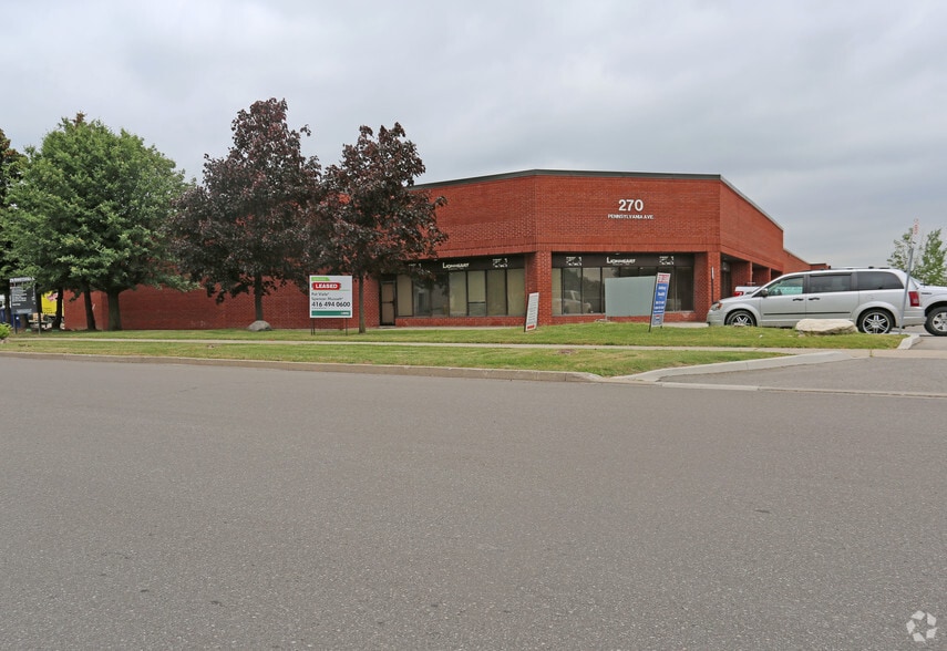 More Photos Of 270 Pennsylvania Ave, Vaughan Light Distribution For Sale